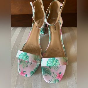 Size 12 WW floral sandal